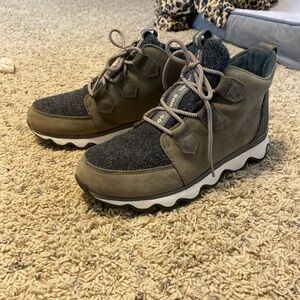 Sorel Women's Lace Up Boots - Olive and Charcoal